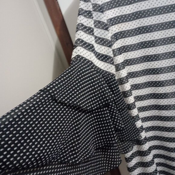 Large dress - Picture 2 of 3